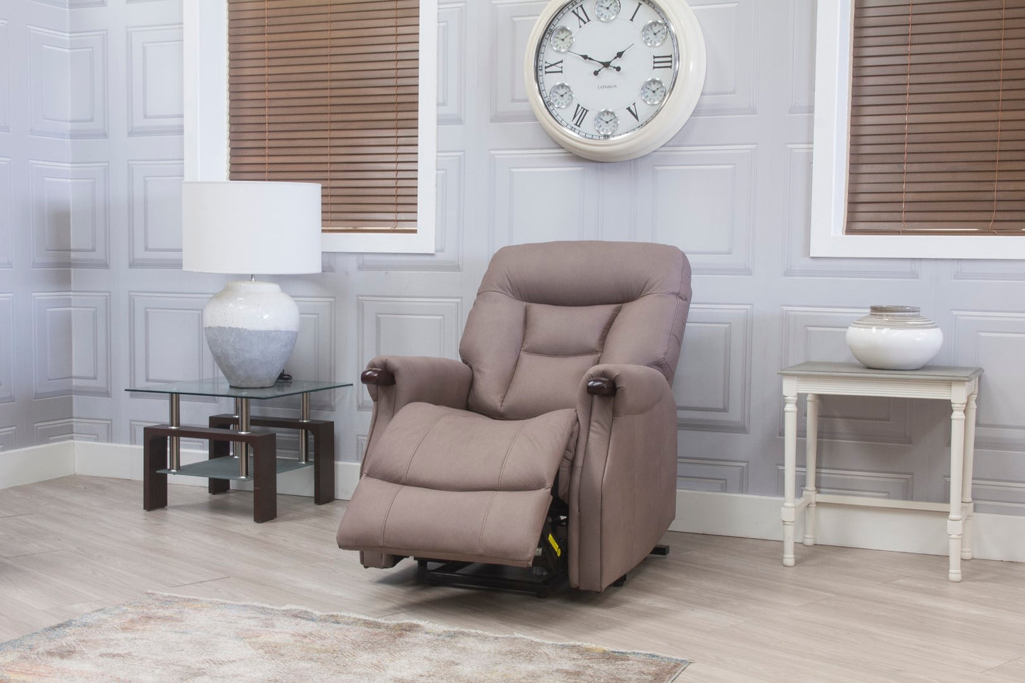 Windsor Lift and Rise recliner