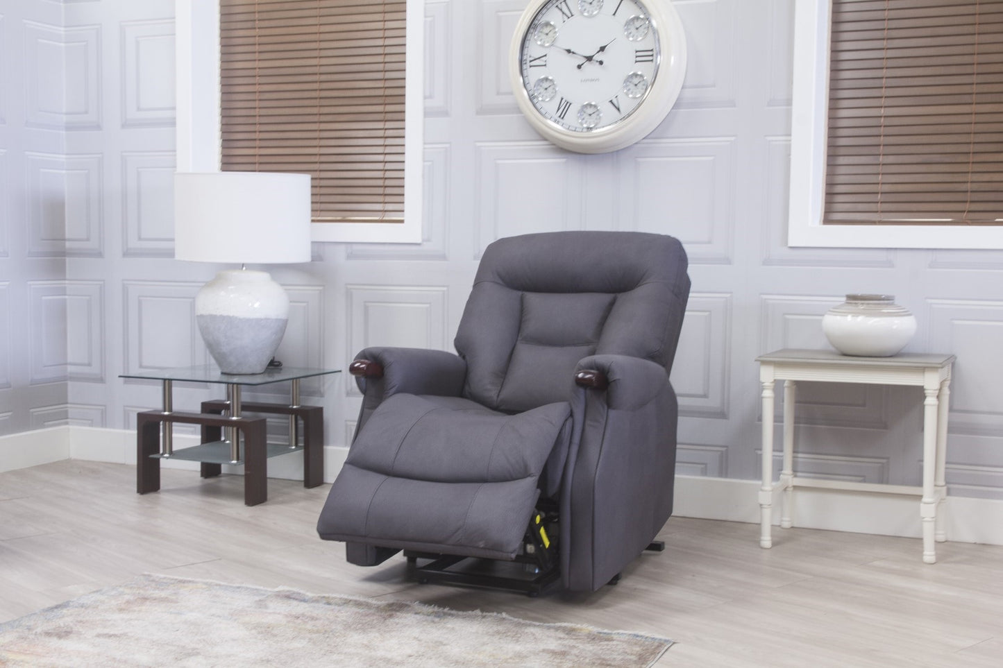 Windsor Lift and Rise recliner